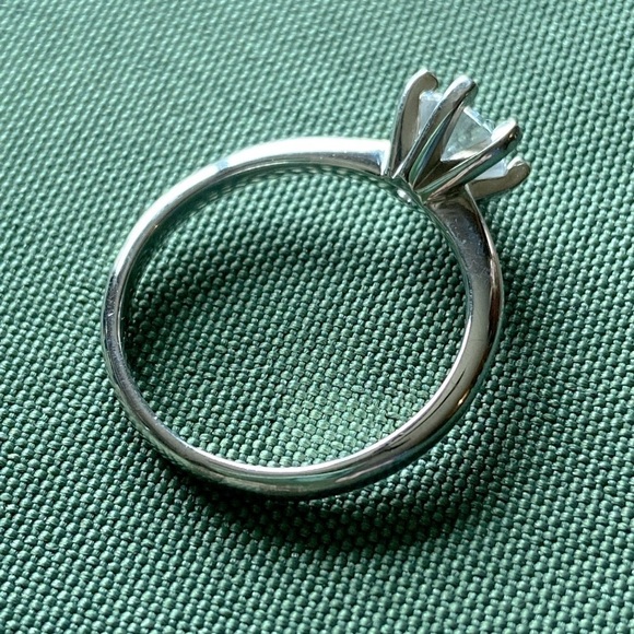 925 Sterling Silver 1 Carat Cubic Zirconia Solitaire Ring Size 8.5 - Picture 4 of 7